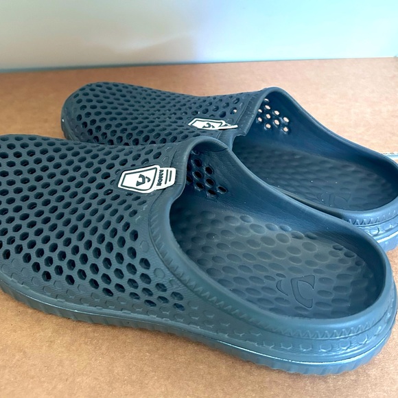 Amoji Unisex Men's 10 Women’s 12 Gray Waterproof Slip-On Shoes - Picture 2 of 5